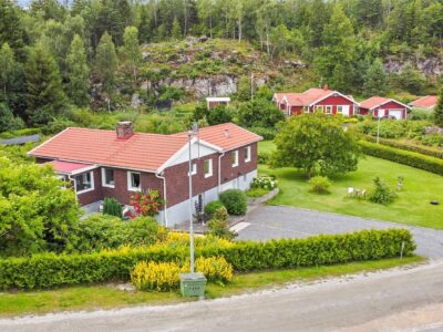 Sjönära villa mellan Göteborg och Borås